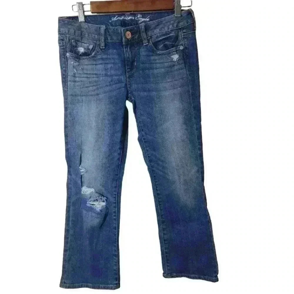P2019 American eagle vintage flare  medium wash size 26 short inseam 24